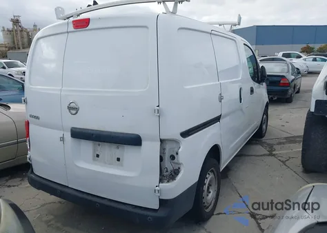 2015 Nissan Nv200 S/Sv z USA, uszkodzony, nr VIN 3N6CM0KN5FK710021